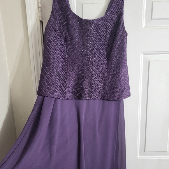 Patra formal dress with jacket - Picture 4 of 8